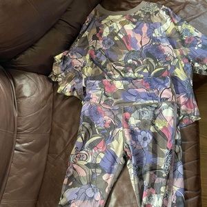 Nike running legging tee shirt set